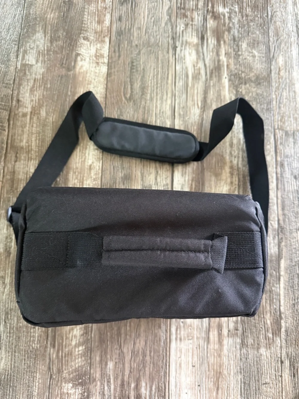 Canon EOS Shoulder Bag (Black) Camera 100ES